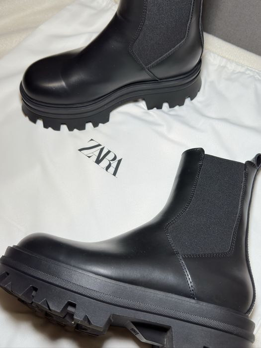 Ghete Chelsea de la Zara