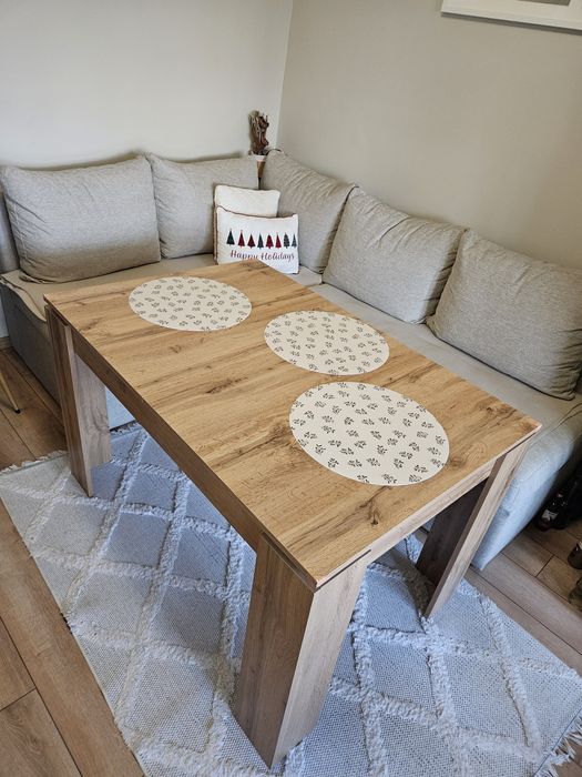 Разтегателна трапезна маса