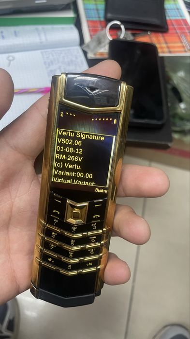 Продам Vertu Signature V