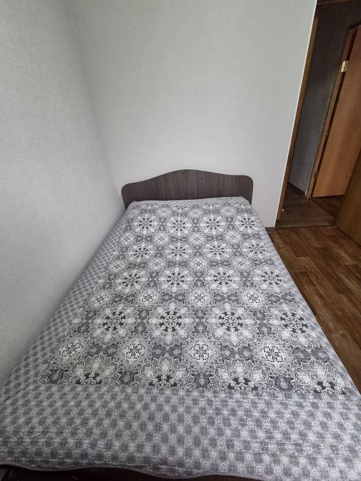 Кровать с основанием