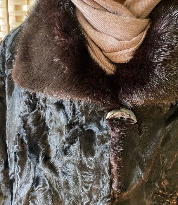 Шуба (каракуль) натуральная