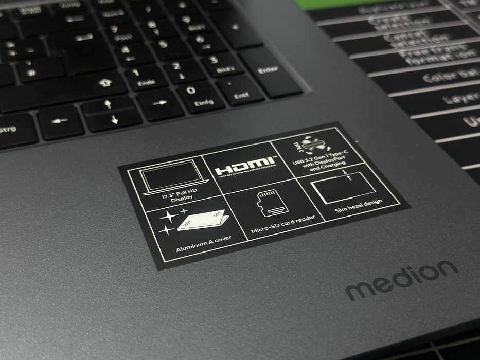 Офисный ноутбук Medion made in Germany AMD Ryzen 5-7430U 16/512GB