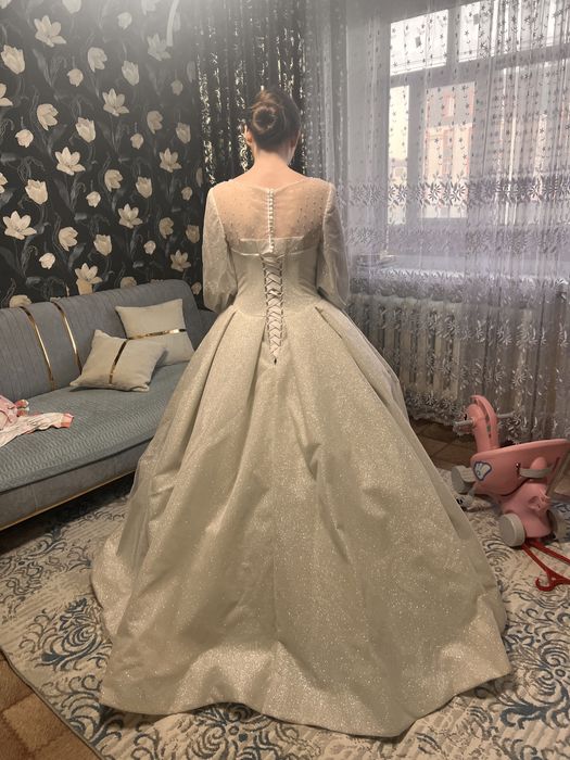 Шикарное свадебное платье