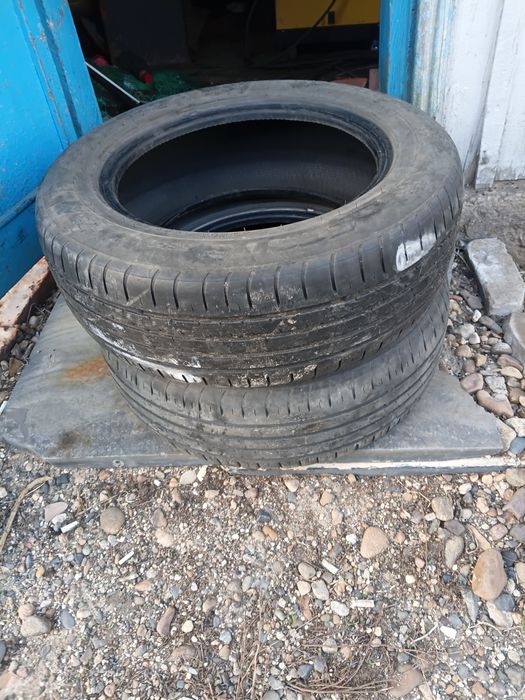 Продам две летних шины 215.60.r16