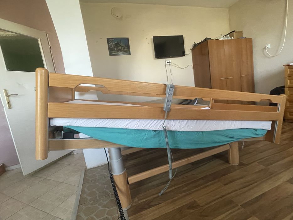 Болнично легло с регулиране на височината