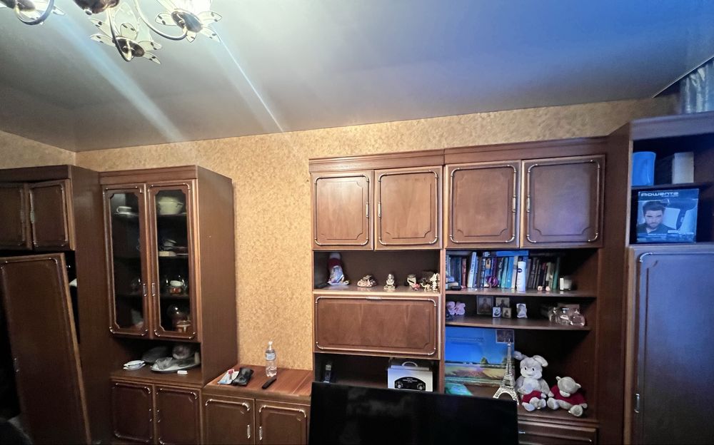 Стенка в гостиную, срочно отдам бесплатно