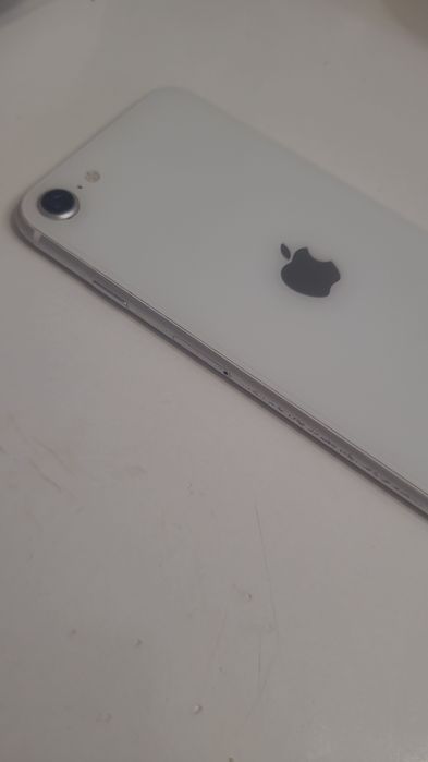 Iphone se 2020 обмен продажа