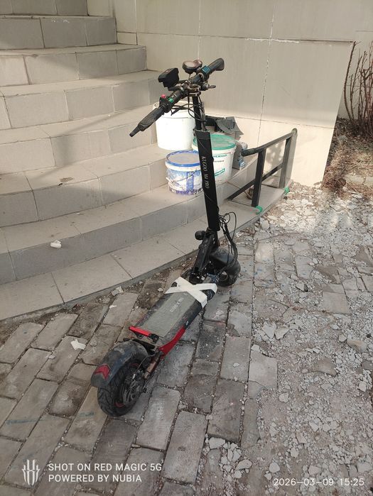 Продам самокат kugoo m4 pro