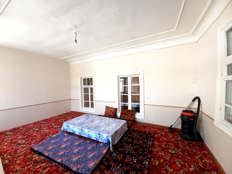 Marg'ilon shahar, Baynalminal mahalla, Nodira ko'chasida uy sotiladi.