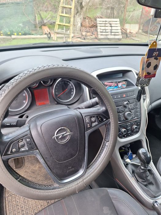 Vănd  Opel Astra j Break