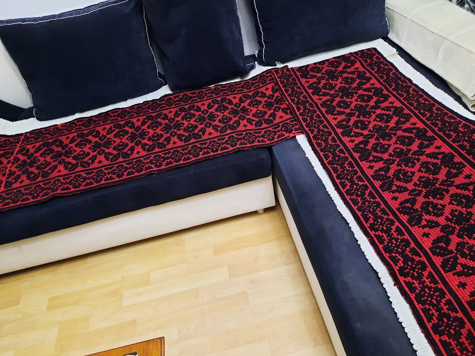 Presuri si covoare din lăna, tesute la razboi