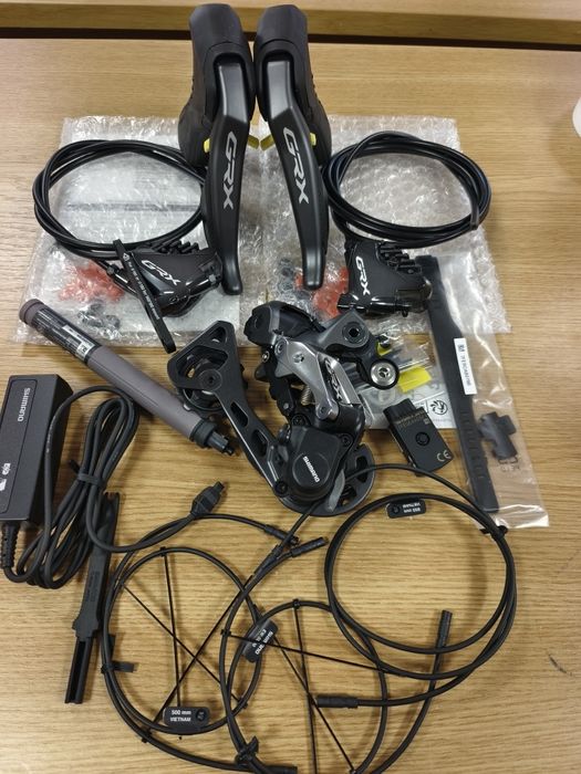 FULL Групсет Shimano GRX DI2  1x11sp електронни скорости хидравлика