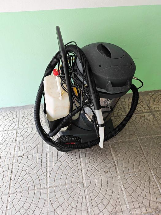 Продавам почистващи машини