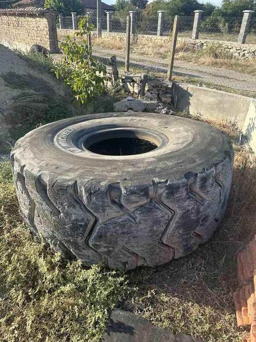 Гума от тежкотоварна техника