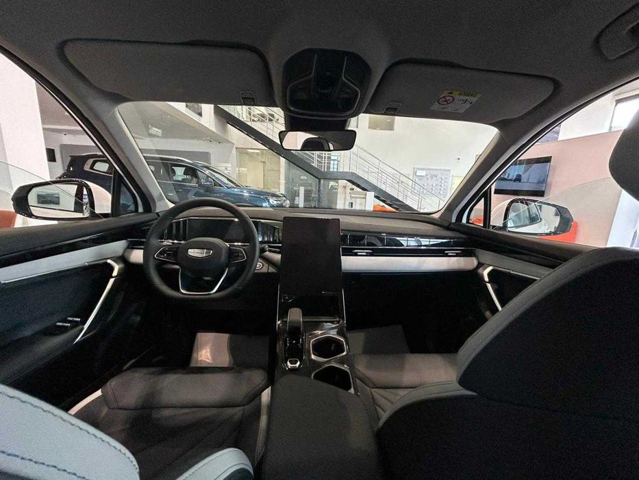 Geely ATLAS  2025 года.