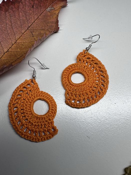 Cercei crosetati manual