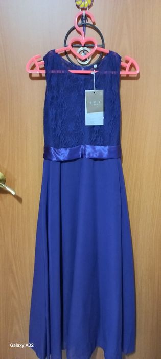 Новое нарядное платье 40 размер.