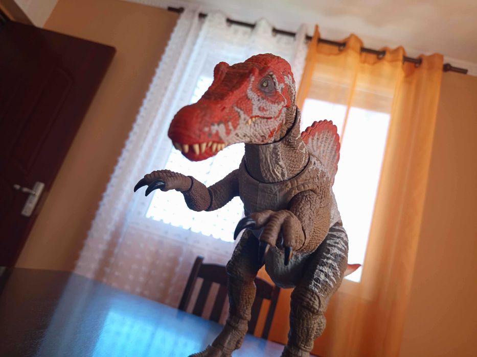 Jurassic World Spinosaurus Hammond Collection