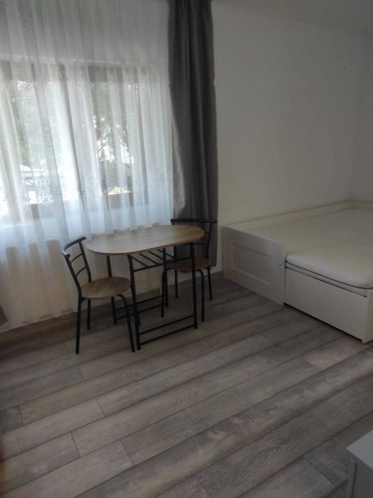 Închiriez garsonieră in HCC