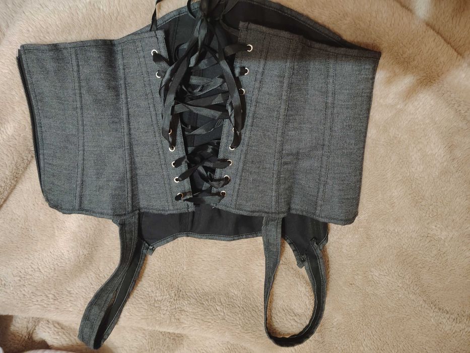 Corset minimalist nou, potrivit pentru diferite ocazii