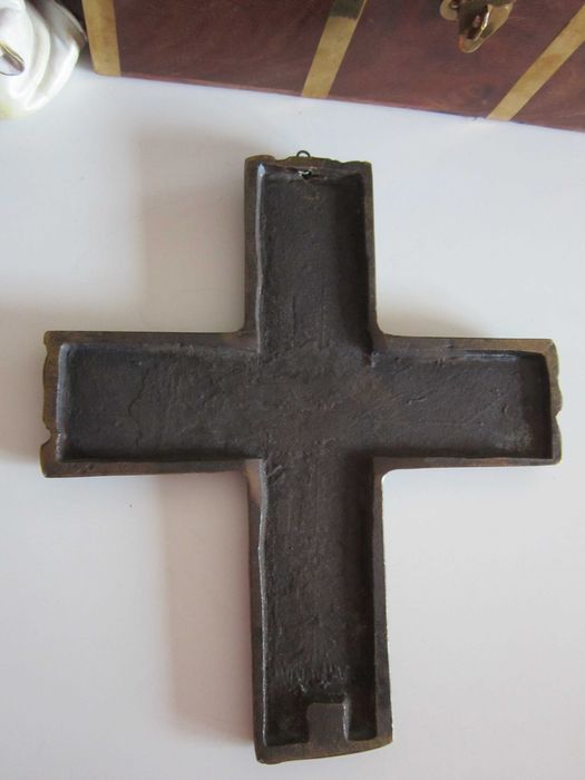 cadou rar Cruce Crucifix design medieval bronz Krautwald Germania 1950