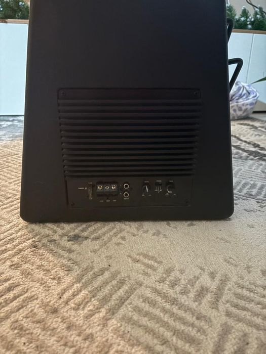 Продам сабвуфер и магнитолу