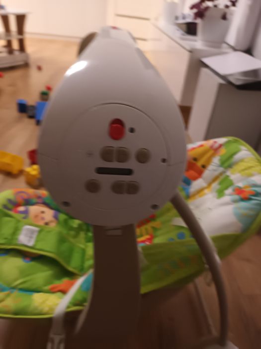 Шезлонг  люлеещ  със мелодии