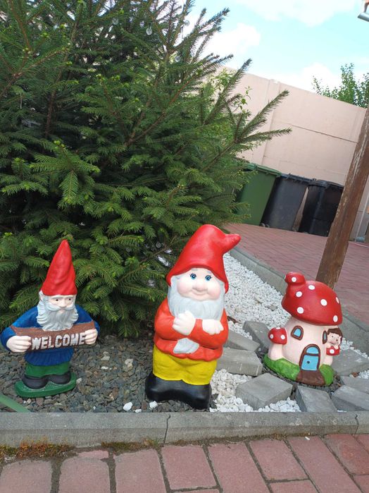 Ornamente de gradina din beton si fibra, turnate și pictate manual
