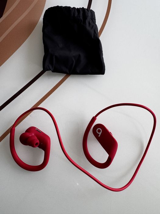 PowerBeats Слушалки