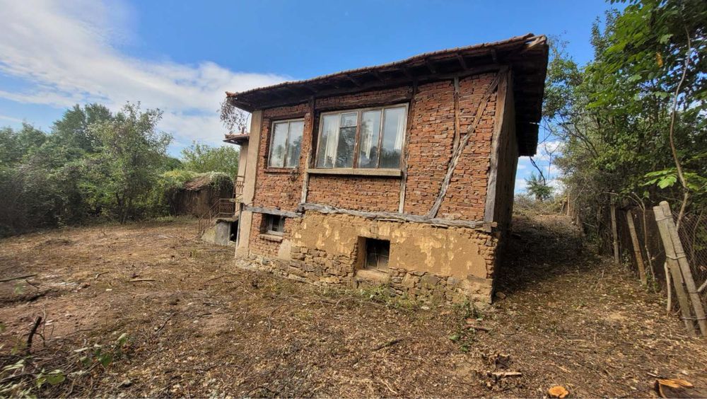 Имот / Къща / Вила в с. Егълница, обл. Перник