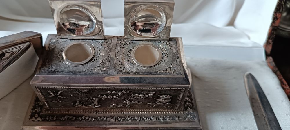 Чернильный прибор.