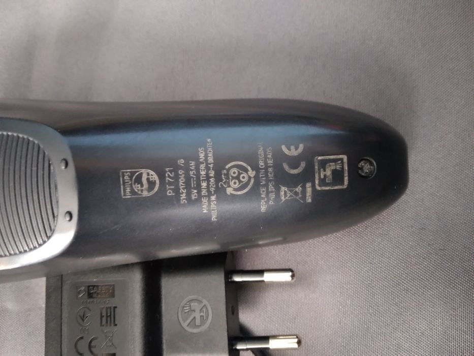 Aparate barbierit, ras Philips, unul pe acumulator