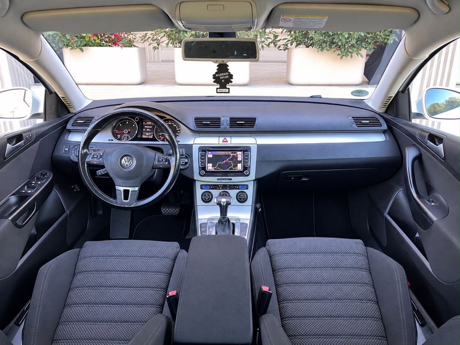 VW Passat B6 R-Line de fabrica 2.0TDI 140CP 2010 EURO-5 Automat 250.000KM * Masina se afla intro stare absolut impecabila* unic proprietar de noua