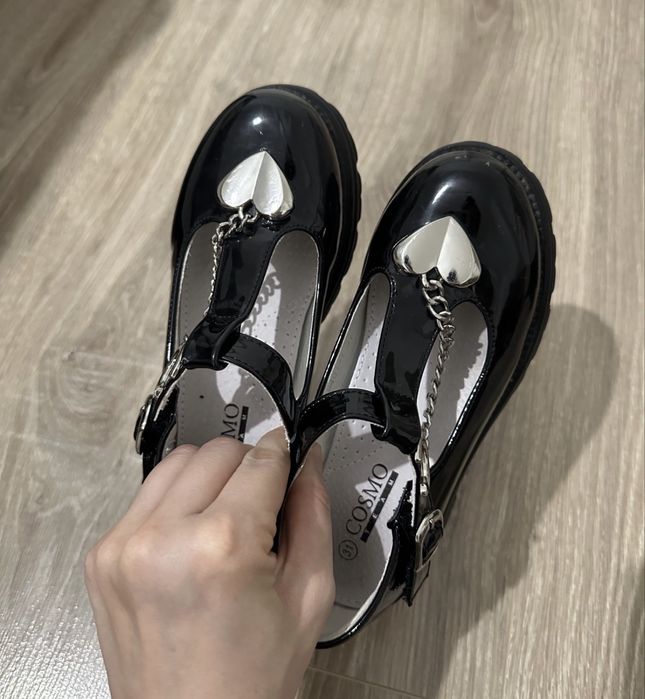 Школьные туфли для девочки  размер 31