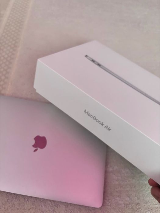 Macbook air M1.