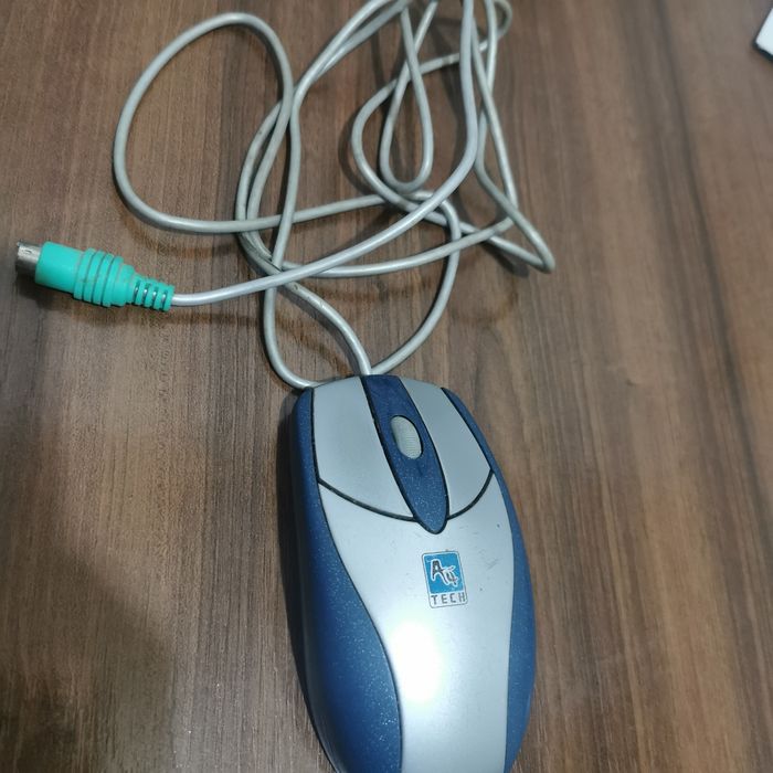 Mouse cu fir pe bilă A4 Tech