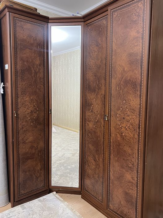 Шкаф угловой, б/у, 4-х дверный