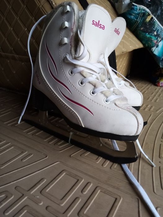Коньки женские 29 размера, утепленные