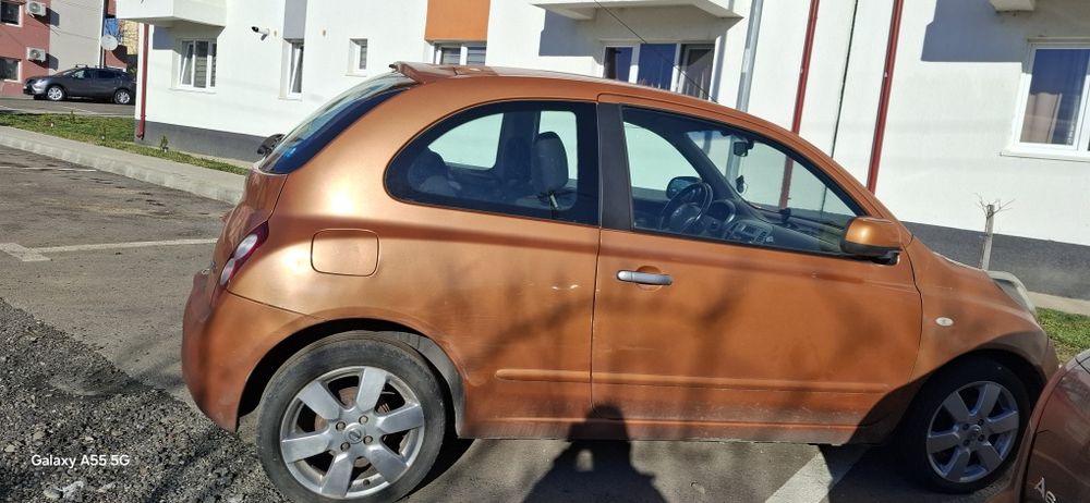 Vând nissan micra