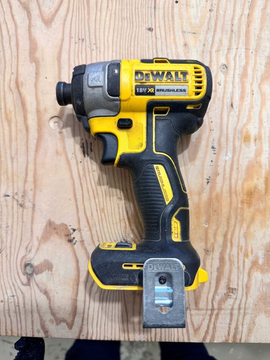 Dewalt DCF887 имакт винтоверт