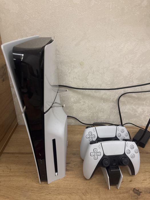 Продам игровую приставку PS5