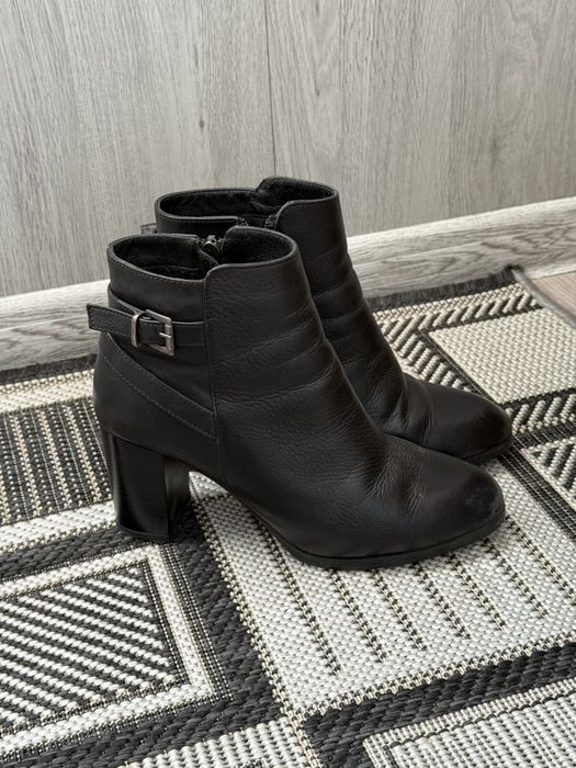 Демисезонные сапожки.