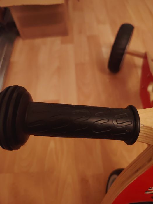 Дървено детско колело