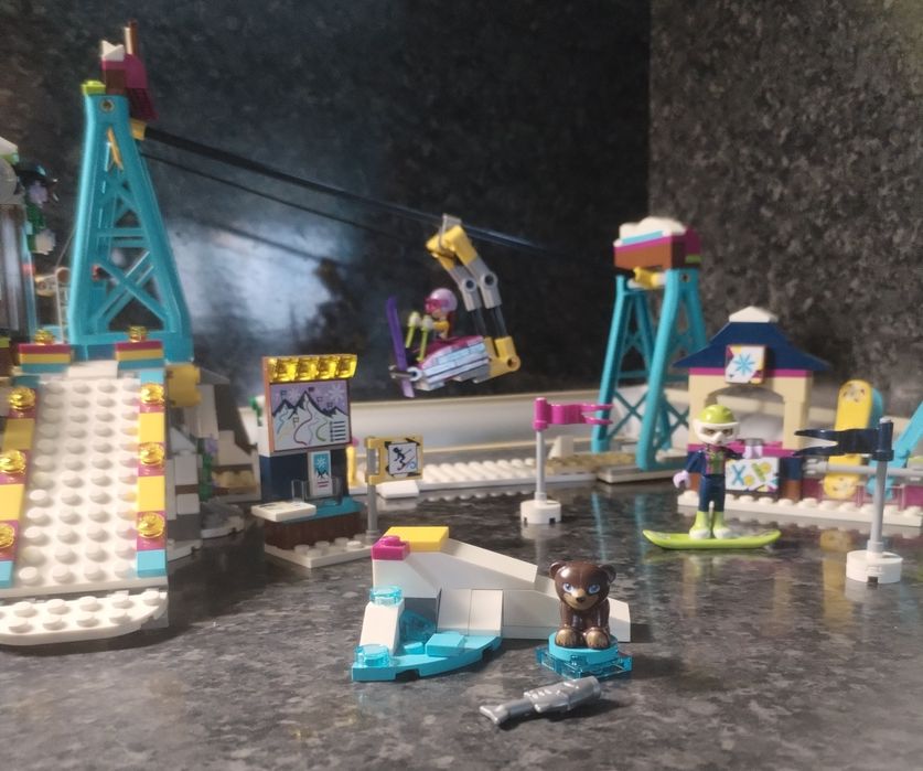 Конструктор LEGO Friends - Лифт в зимния курорт (41324)