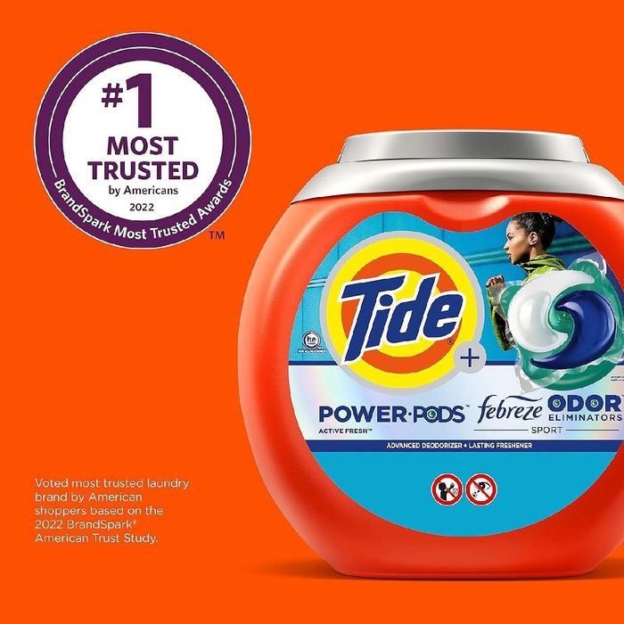Пакеты со стиральным порошком Tide Power Pods с Febreze Sport,