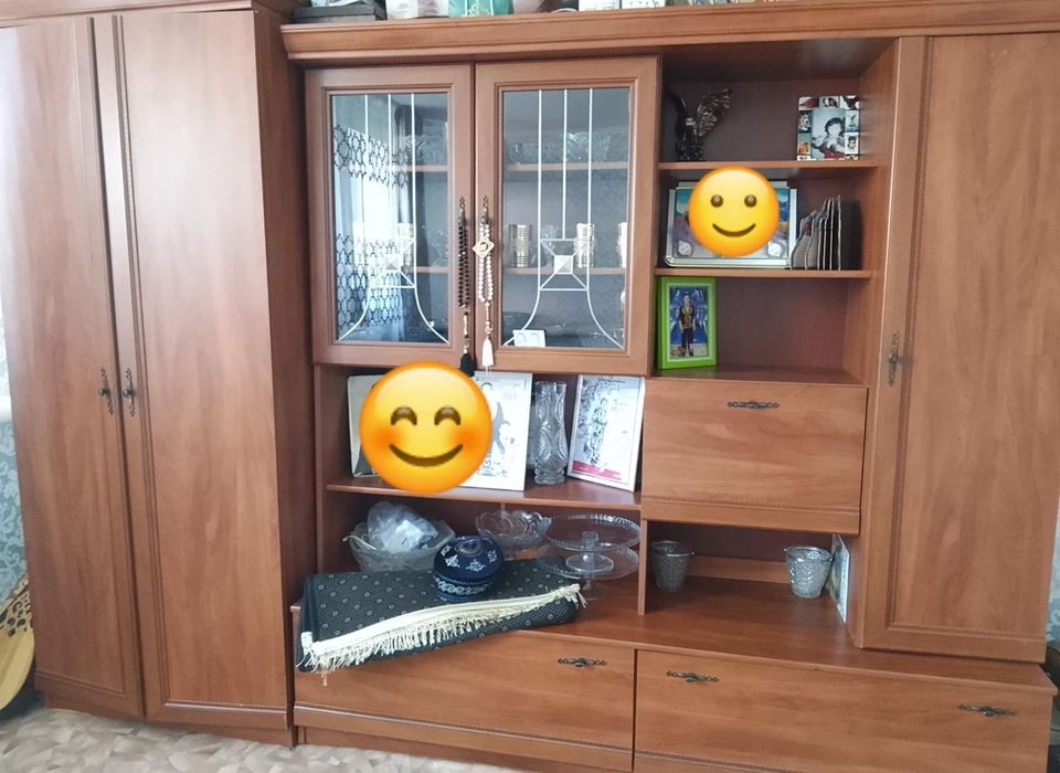 Продам сервант отличном состояние