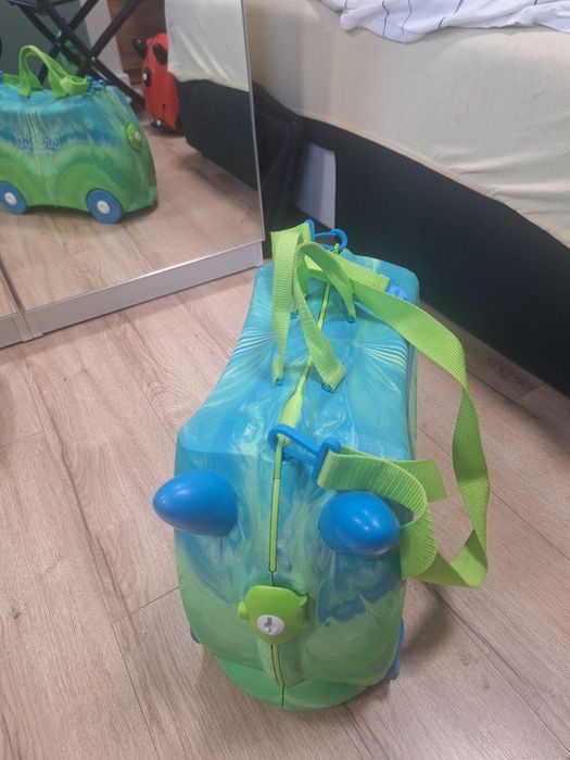 Детски куфар ,почти нов!