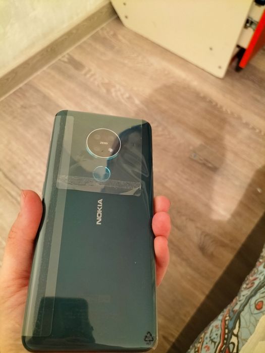 Продам телефон срочно