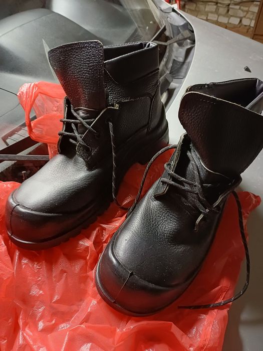 Продам летние рабочие ботинки