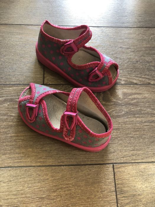 Детски сандали Nike,обувки пантофи и ботуши 20 и 21 номер Primark